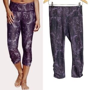 Calia By Carrie Underwood | Capri Leggings Marble Ruched Zip Pocket